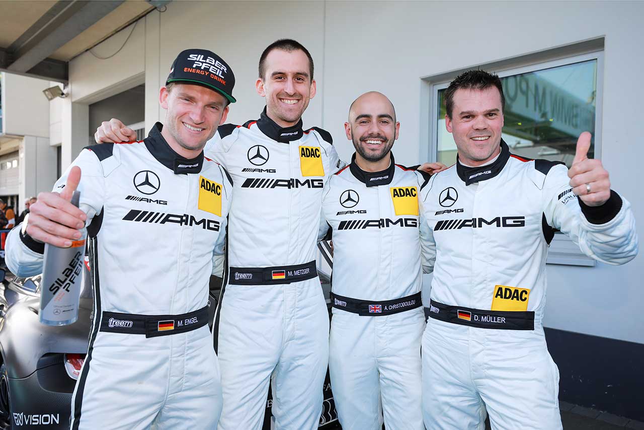 2018年のニュル24時間を戦ったメルセデスAMGチーム・ブラックファルコンのドライバー。写真右がディルク・ミューラー