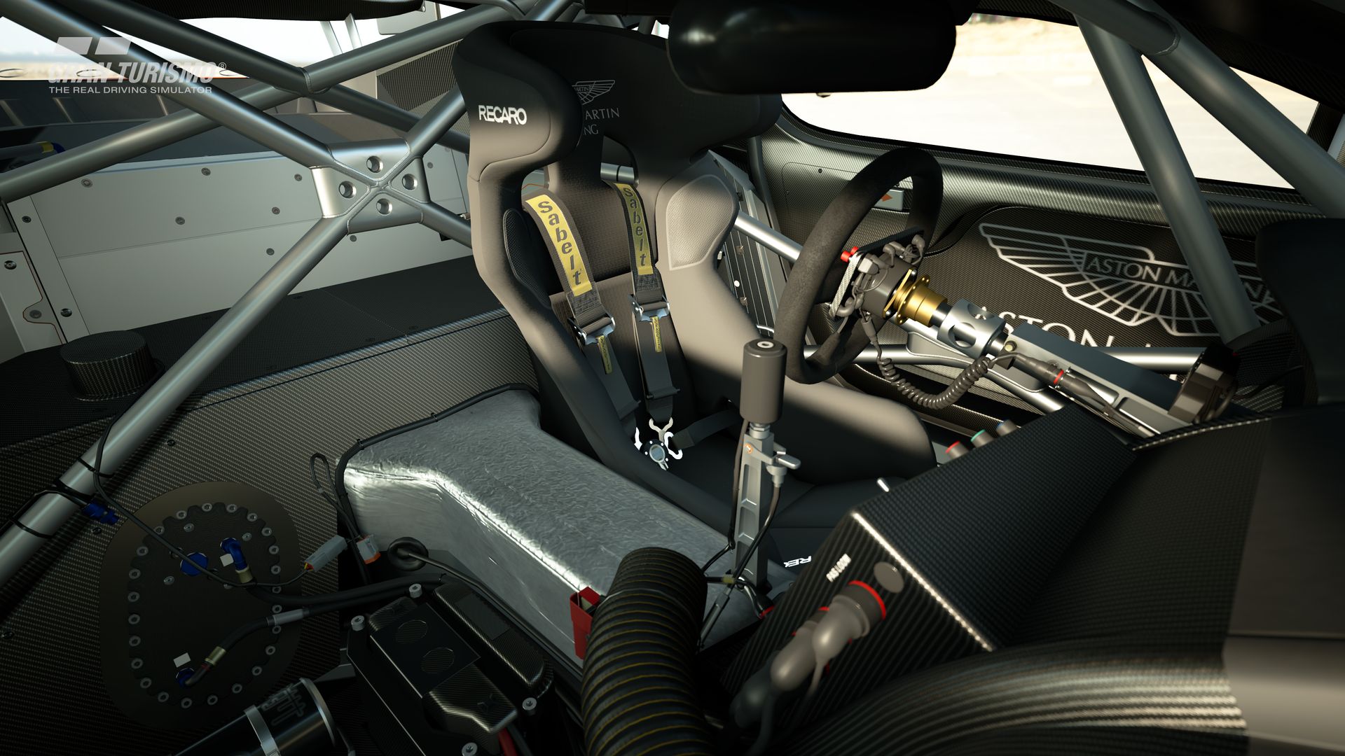 アストンマーティンDBR9 GT1 '10：インテリア