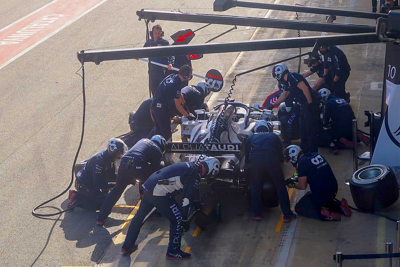 アルファタウリ・ホンダは第2回プレシーズンテスト2日目にレースシミュレーションを実施。実戦を想定したピット作業も行われた