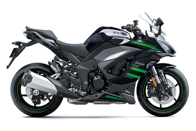 カワサキNinja 1000SX：メタリックグラファイトグレー×メタリックディアブロブラック