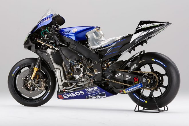 カウルを外した2019年型ヤマハYZR-M1（リヤ）