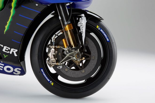 2019年型ヤマハYZR-M1のフロントサスペンション