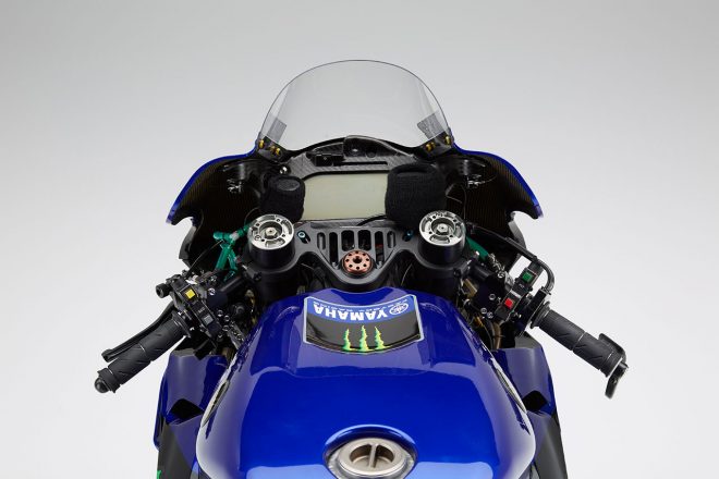 2019年型ヤマハYZR-M1のステアリング周り