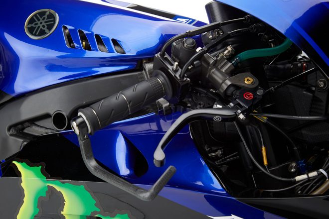 2019年型ヤマハYZR-M1右ハンドル