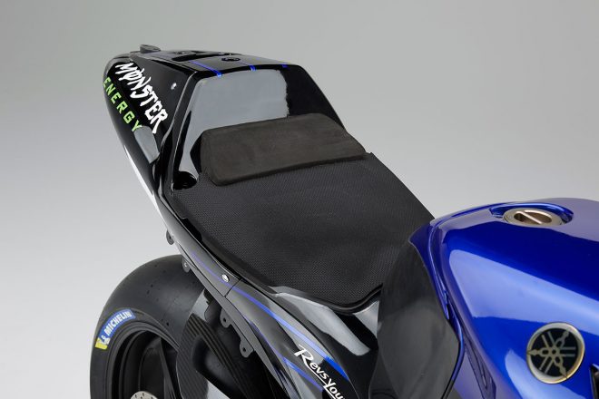 2019年型ヤマハYZR-M1のシート