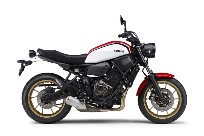 ヤマハXSR700 ABS：ラジカルホワイト（サイド）