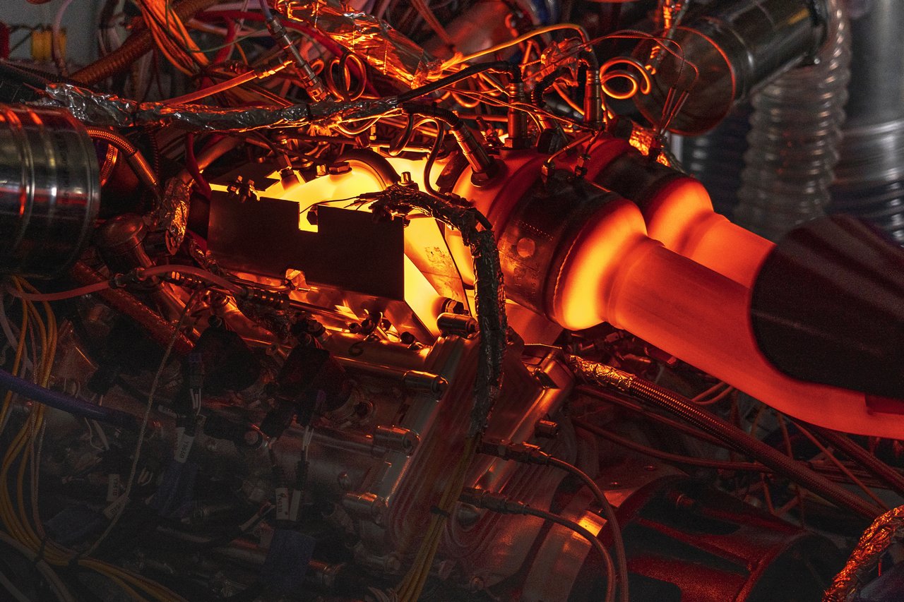 ダイナモ上でテストが行われたアストンマーティンTM01