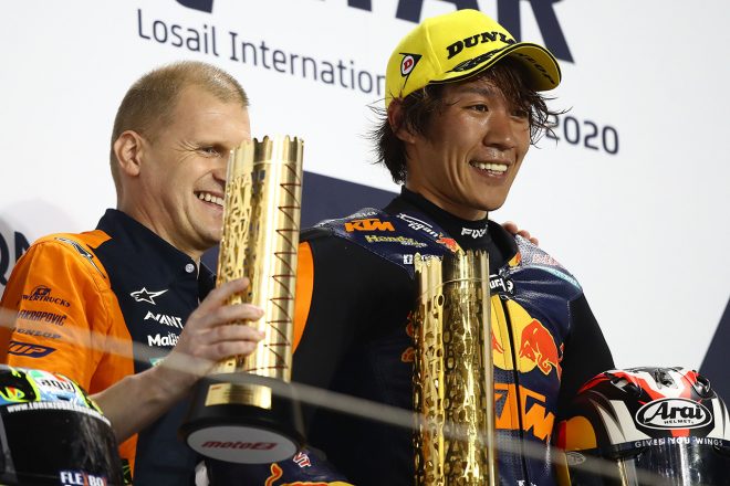 Red Bull KTM Ajoのチーム代表アキ・アジョと長島哲太