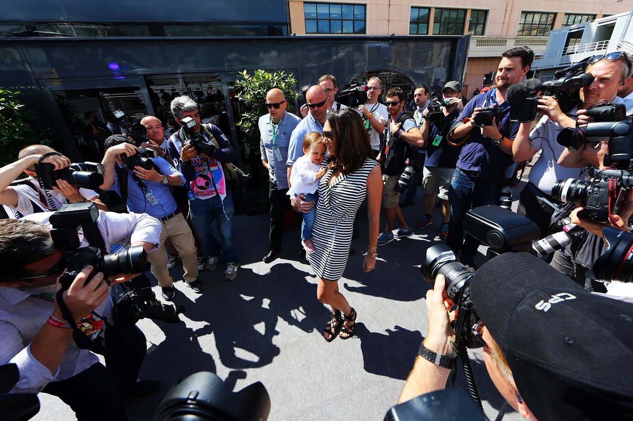 2015年F1モナコGP　エクレストンの娘タマラさんと孫のソフィアちゃん