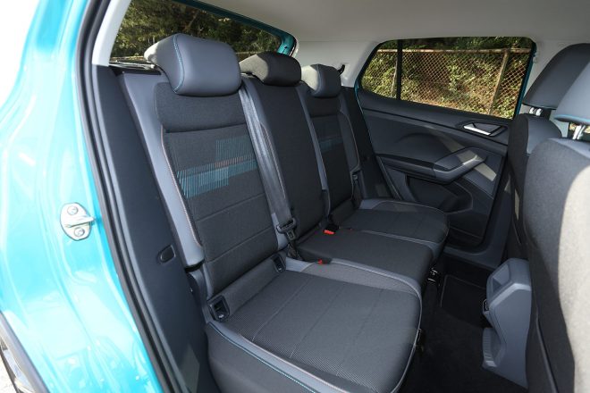 Tクロスのリヤシート