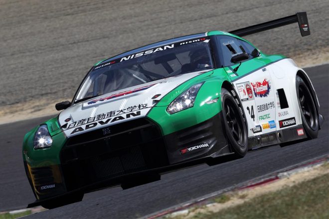 2012年にスーパー耐久に参戦したスリーボンド 日産自動車大学校 GT-R