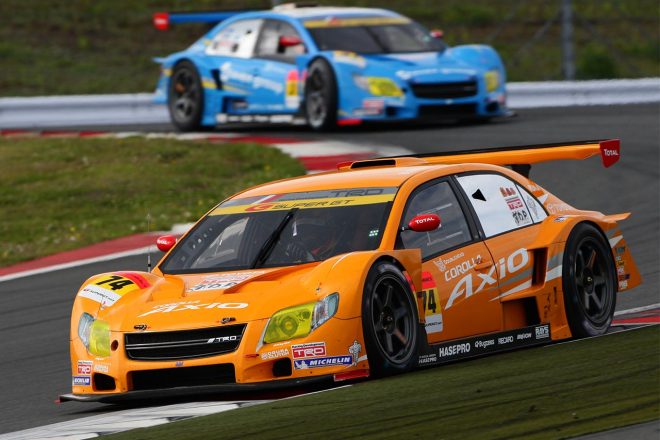 2009年に井口卓人／国本雄資がドライブしたCOROLLA Axio apr GT