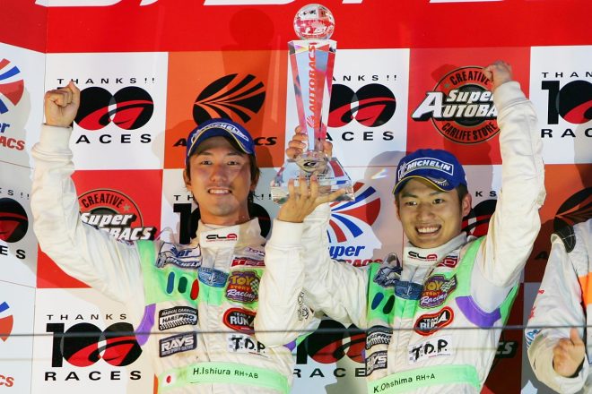 2007年にaprのMR-Sを駆りチャンピオンを獲得した大嶋和也／石浦宏明