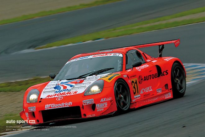 2002年に新田守男／高木真一組がチャンピオンを獲得したARTA A'PEX MR-S