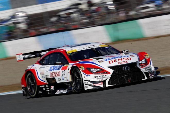 2016年にチャンピオンを獲得したヘイキ・コバライネン／平手晃平組DENSO KOBELCO SARD RC F