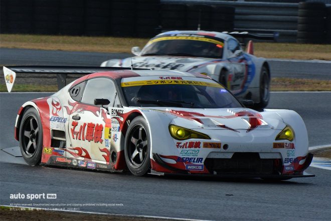 2015年からGT300マザーシャシーを投入。第8戦もてぎでのマッハ車検 with いらこん 86c-west