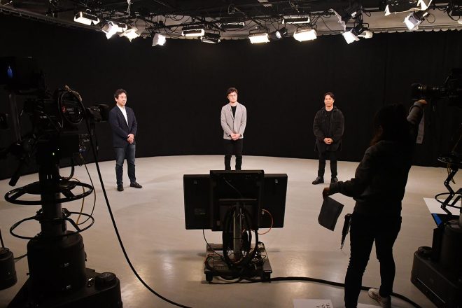 『SUPER GTアナライズ』の収録風景。ソーシャルディスタンシングを守って収録された。