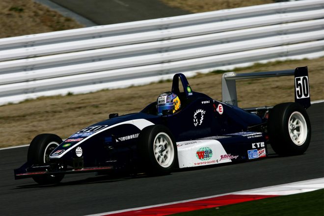 2006年にフォーミュラトヨタのチャンピオンを獲得した関口雄飛。カーナンバー50をつけていた。