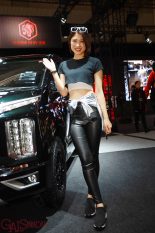 吉田茉耶 MITSUBISHI 2020年/オートサロンの写真①