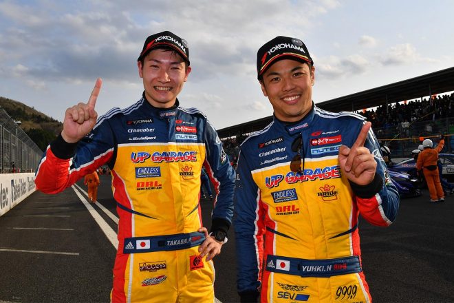 2018年第1戦岡山で嬉しい優勝を遂げたUPGARAGE 86 MCの小林崇志と中山友貴