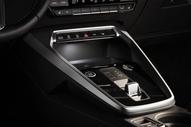 新型アウディA3セダン/コックピットスイッチ