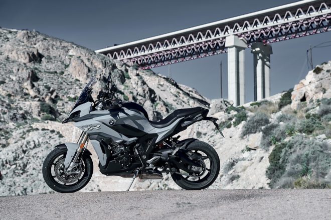 新型アドベンチャースポーツBMW S1000XR（アイスグレー・ユニ）