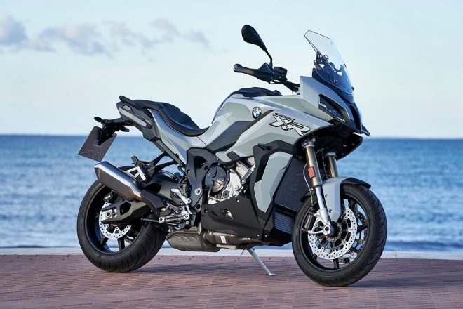 新型アドベンチャースポーツBMW S1000XR（アイスグレー・ユニ）