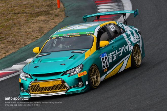 2020年のスーパー耐久公式テストに参加した埼玉トヨペットGreen BraveのマークX。52をつける。
