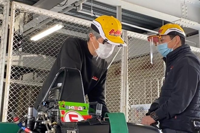 『B-MAX Visor』は実際にサーキットでテストを行った。