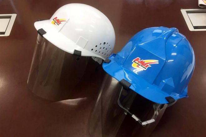 『B-MAX Visor』にはライトキャップ（軽量ヘルメット）用や女性・子ども用も用意されている。