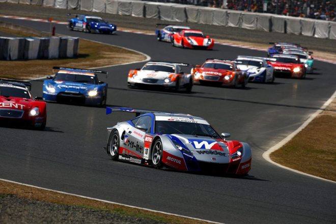 2010年スーパーGT第2戦岡山のスタートシーン