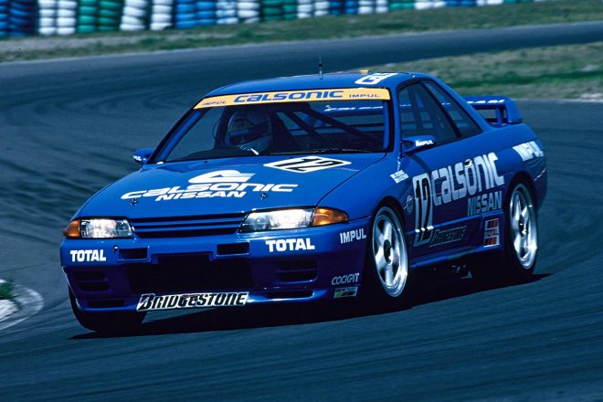 カルソニックブルーと12の組み合わせはグループA時代から続くものだ。