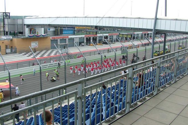 レース2前に行われたパレード