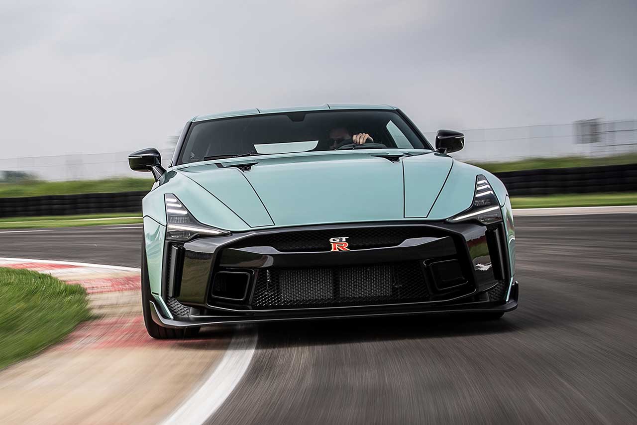 ニッサンGT-R 50・バイ・イタルデザイン：フロントビュー