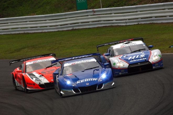 2010年スーパーGT第5戦SUGOでのKEIHIN HSV-010