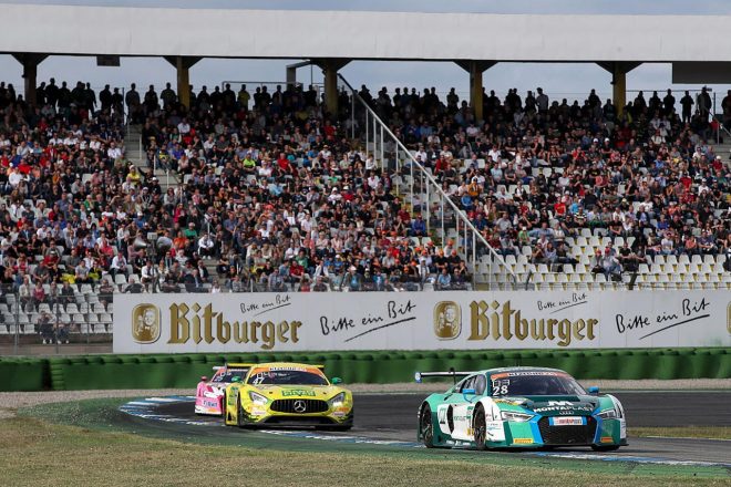 ホッケンハイムのスタンド前でのADAC GTマスターズ