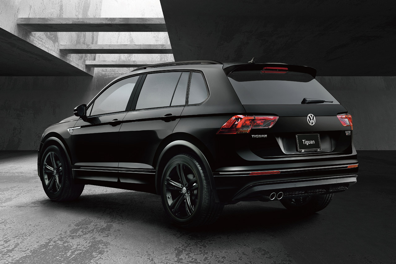 フォルクスワーゲン・ティグアン TDI 4MOTION R-Line Black Style（ディープブラックパールエフェクト）