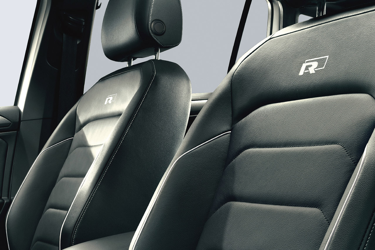 フォルクスワーゲン・ティグアン TSI／TDI R-Line DYNAUDIO： チタンブラック／レザーシート