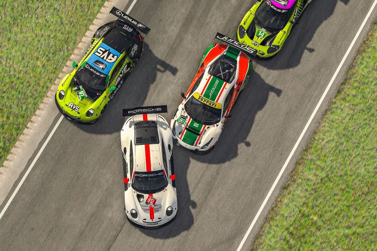 オープニングラップに発生した混乱の引き金となったローレンス・ファントール（ポルシェ911 RSR）とオーグスティン・カナピノ（フェラーリ488 GTE）の接触