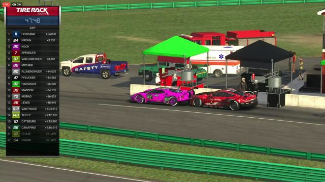 25周目に同時ピットインしたケントン・コック（フォードGT）とブルーノ・シュペングラー（BMW M8 GTE）