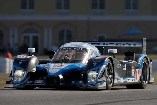 プジョー908 HDi FAP（写真は2009年モデル）