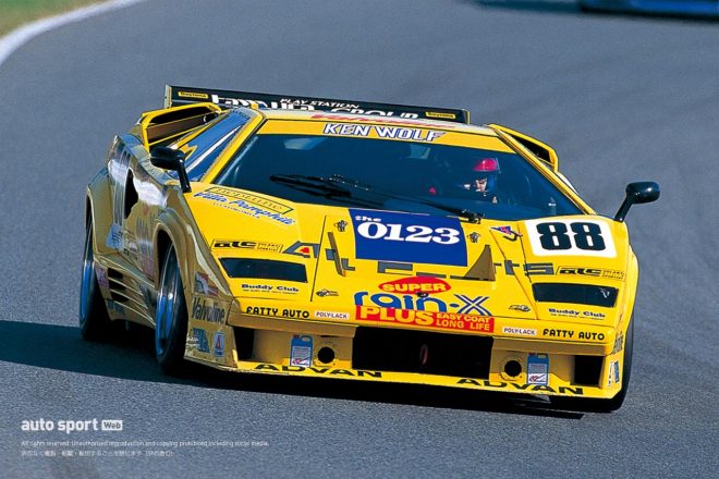 1994年のJGTCに参戦したレインX・アート・カウンタック