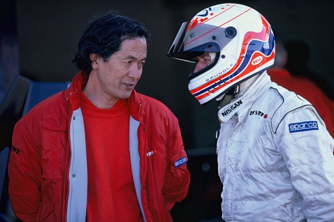監督として現場に赴いた柿元邦彦氏。右は1997年予備予選で最速ラップを出したマーティン・ブランドル