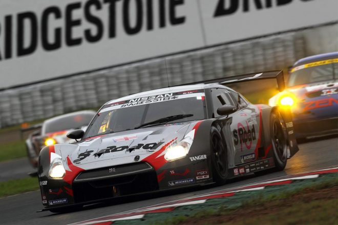 2011年第4戦SUGO　柳田真孝とロニー・クインタレッリがドライブしたS Road MOLA GT-R