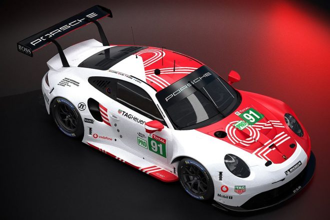 ポルシェ917と同じレッドとホワイトで彩られた91号車911 RSR。ボンネットとルーフに『1970』の数字が確認できる。
