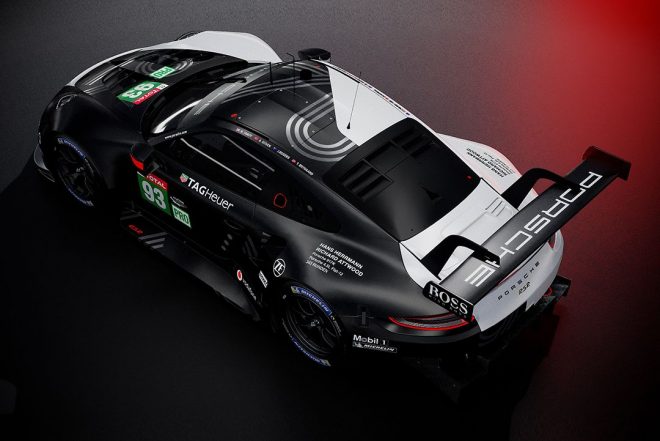 モノトーンカラーリングが採用された93号車ポルシェ911 RSR