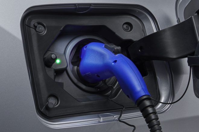 トヨタRAV4 PHV 充電ポート