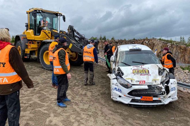 ラリー・スウェーデン・ロックダウンでクラッシュしたP-G.アンダーソンのフォード・フィエスタR5