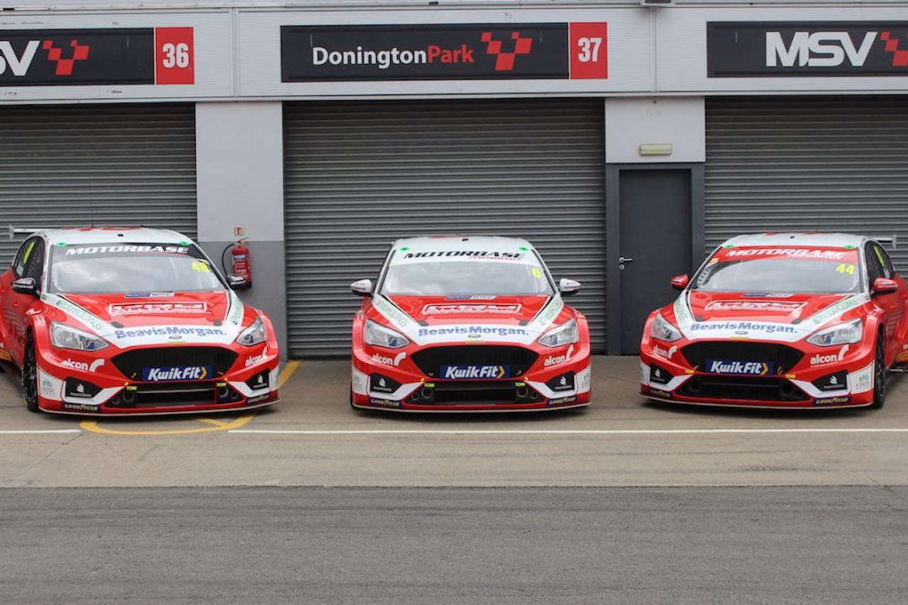 2020年は3台体制ながら、当初予定ではシーズン序盤は新型2台、旧型1台で進めるプランだった