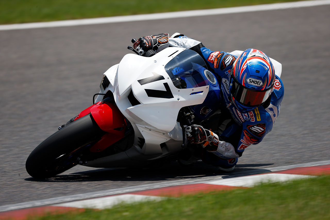 緊急事態宣言の解除後に鈴鹿サーキットでST1000仕様のホンダCBR1000RR-Rを走らせた作本輝介（Keihin Honda Dream SI Racing）